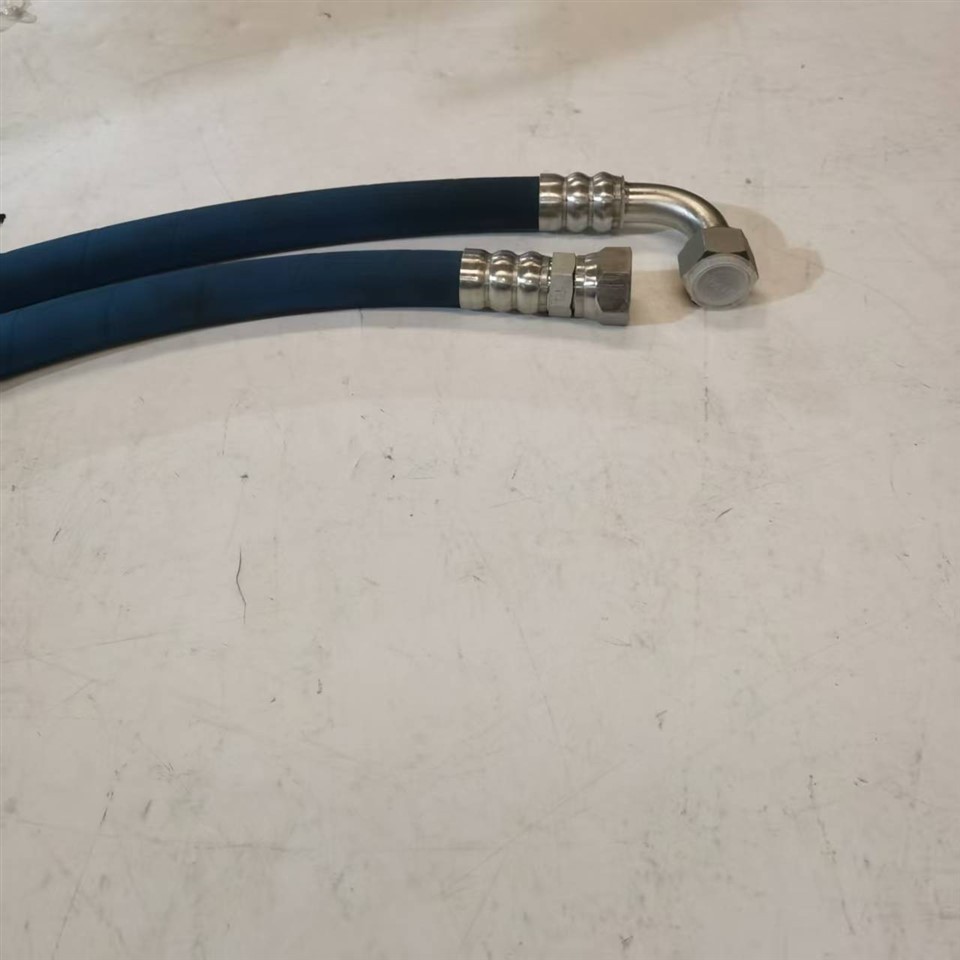 Komatsu 130-7 Blue Oil Pipe best