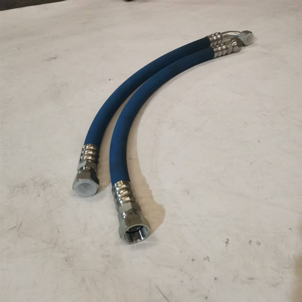 Komatsu 130-7 Blue Oil Pipe high quality